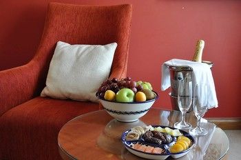 Room Service - Dining