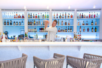 Hotel Bar