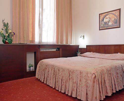 Palace Hotel Belgrade image 1