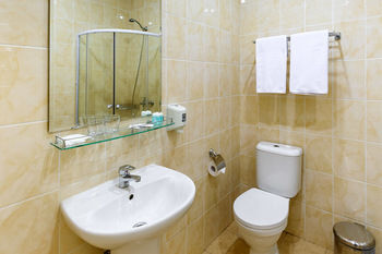 Red Apple Hotel photo 2