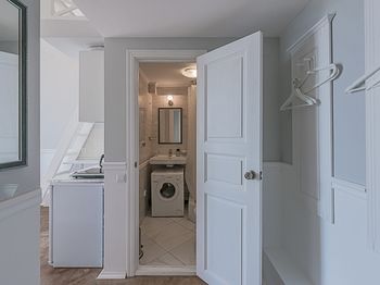 Merchant House Apartments photo 5