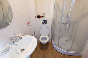 Hotel 1st Train photo 2