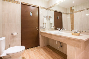 Arthurs Village & Spa Hotel photo 5