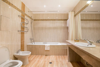 Arthurs Village & Spa Hotel photo 3