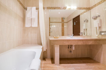 Arthurs Village & Spa Hotel photo 4