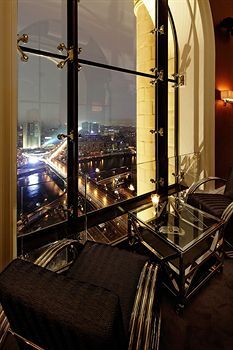 Hotel Lounge
