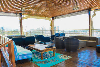 Hotel Lounge