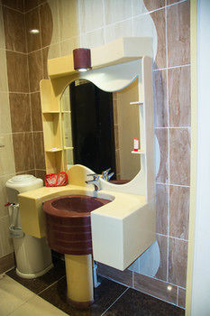 La Fontaine Janesta Suites photo 2