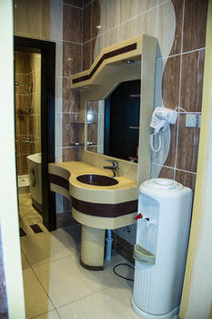 La Fontaine Janesta Suites photo 4
