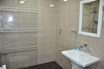 OYO 411 Moon Hotel photo 3