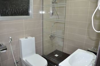 OYO 411 Moon Hotel photo 4