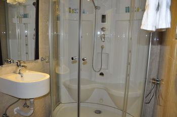 OYO 411 Moon Hotel photo 5