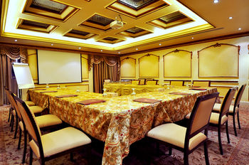 White Palace Hotel photo 2