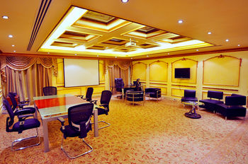 White Palace Hotel photo 3