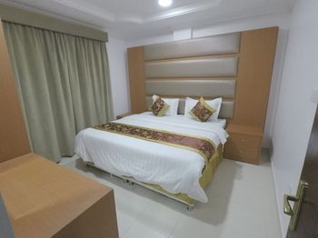 Opal Suites photo 5