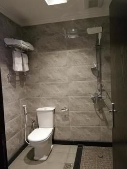 Al Makarim Hyat Furnished Units 1 photo 2