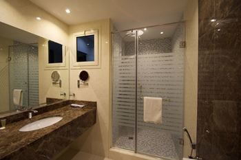 Abat Suites photo 2