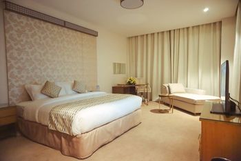 Crom Airport Hotel photo 5