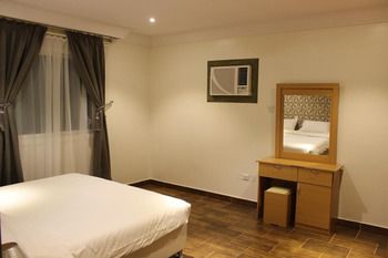 Al Amoria Furnished Apartments 5 photo 4