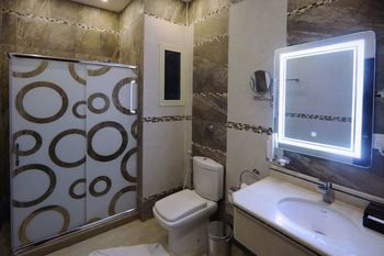Rose White Hotel photo 4