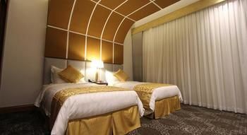 X Platinum Hotel photo 5