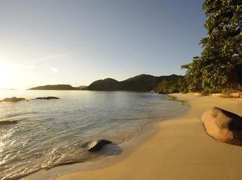 RAFFLES SEYCHELLES - Tap to explore photos
