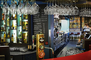 Hotel Bar