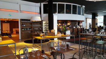 Hotel Bar