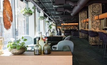 Hotel Bar