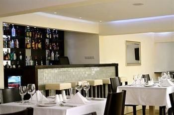 Hotel Bar