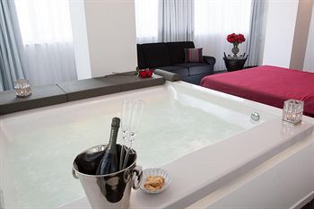 Jetted Tub
