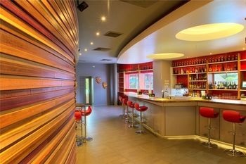 Hotel Bar