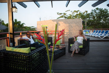 Poolside Bar