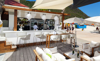 Poolside Bar