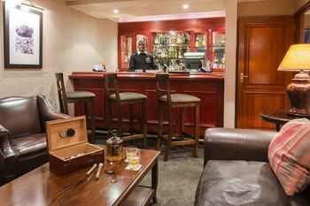 Hotel Bar