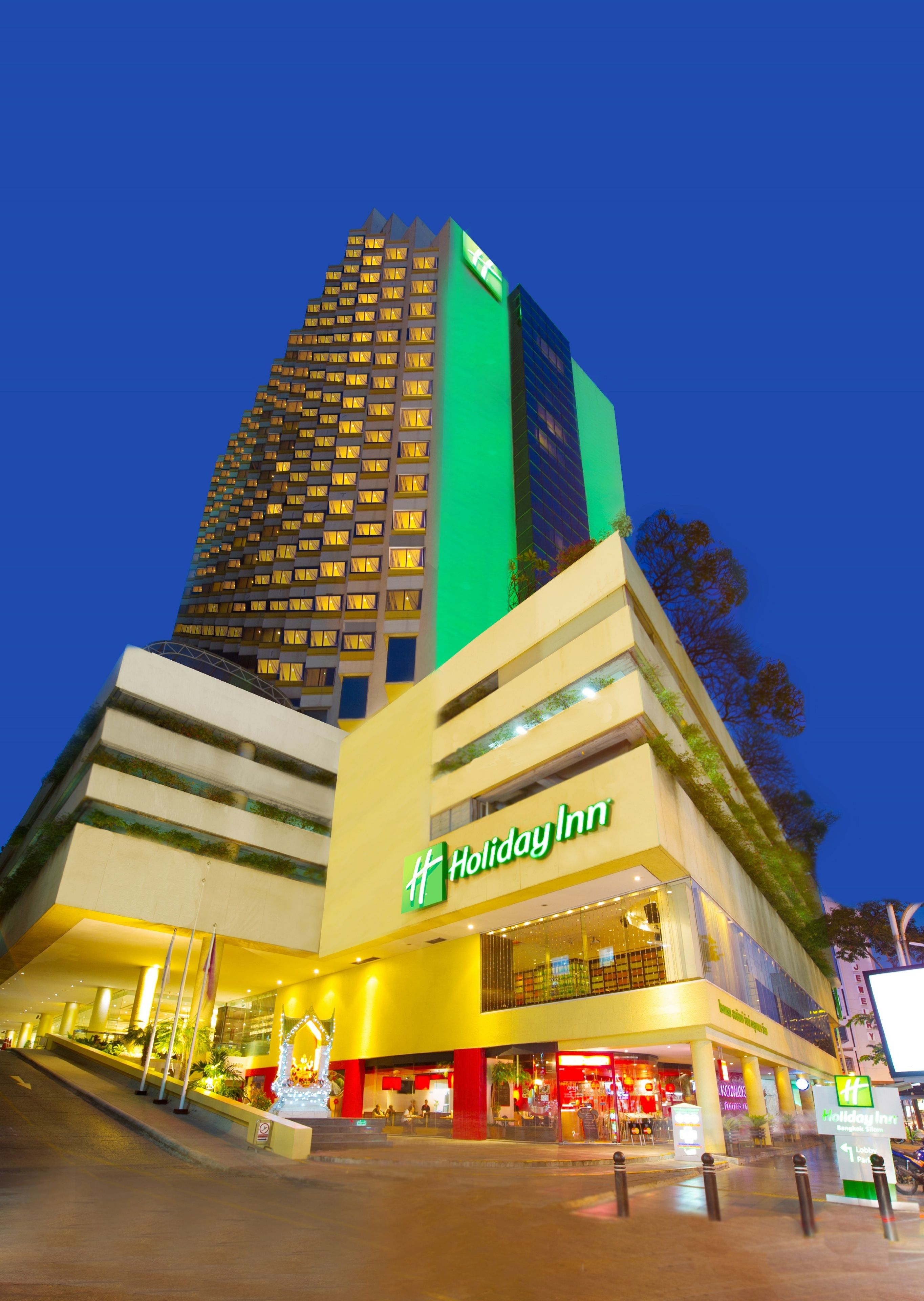 Holiday Inn Bangkok Silom image 1