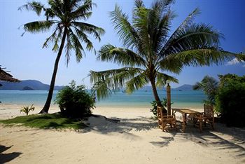 BYG Grand Beach Front & Sea View @ Panwa Beach photo 3