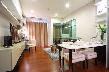 Others 5, IVY THONGLOR 55, Wattana