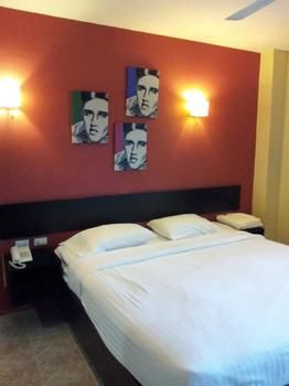 At Thalang Hotel photo 2