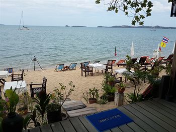 Calm Beach Resort photo 4