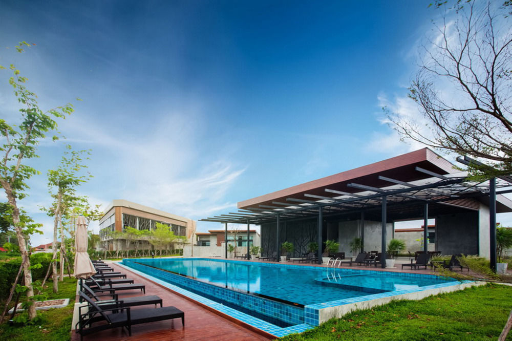 Sea Two Pool Villa Resort Pattaya バーンラムン Thailand thumbnail