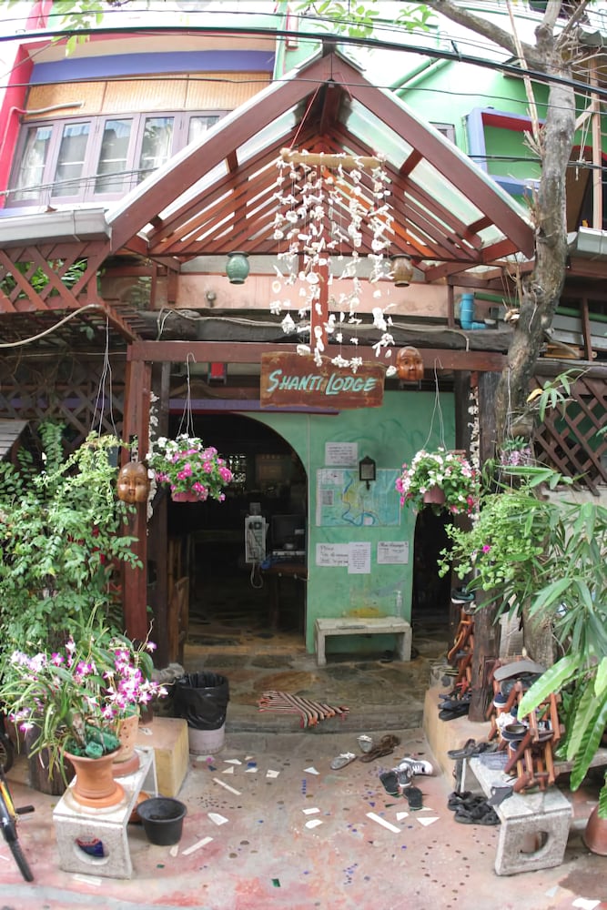 Shanti Lodge Bangkok image 1