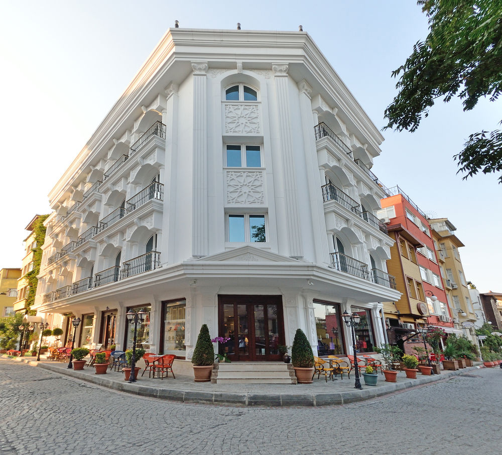 The Magnaura Palace Hotel image 1