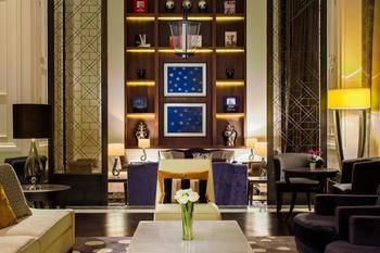 Hotel Lounge