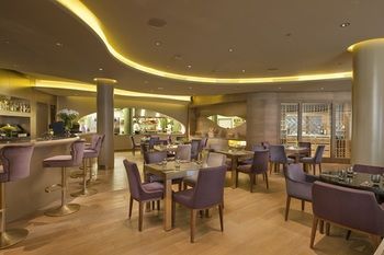Hotel Bar