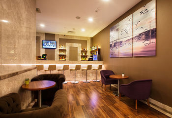 Hotel Bar