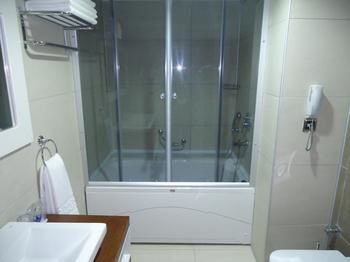Menua Hotel photo 4