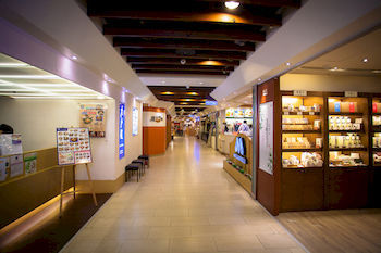 Food Court