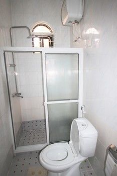 Airport Guesthouse photo 2