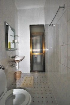 Airport Guesthouse photo 3